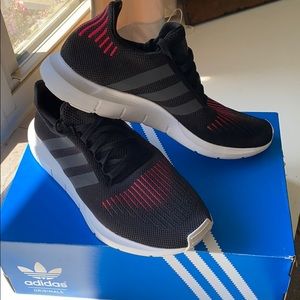 ***LIKE NEW*** Adidas Swift Run